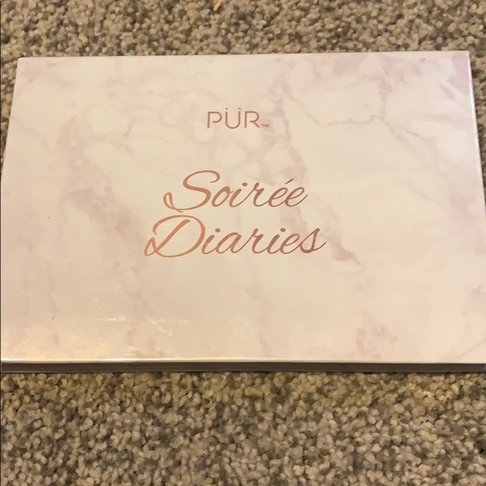 12 color eyeshadow palette